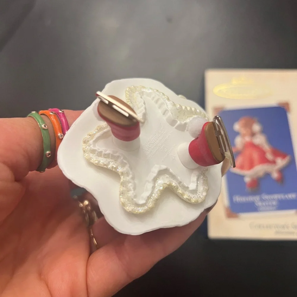 Hallmark Ornament Christmas Madame Alexander Holiday Snowflake Skater‎ 2003